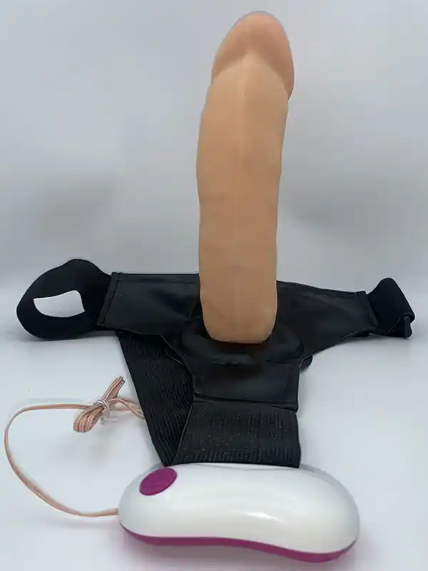 #8648 - NOXXX Belden Bağlamalı Titreşimli İçi Boş Realistik Penis 21 cm